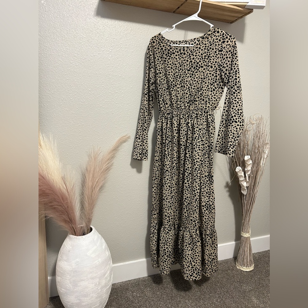 Brown and black polkadot print
